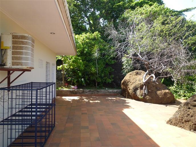 Listing ID: URE0354, Airport Road Utila, Bay Islands, HN - Airport Road Commercial Building, Photo #