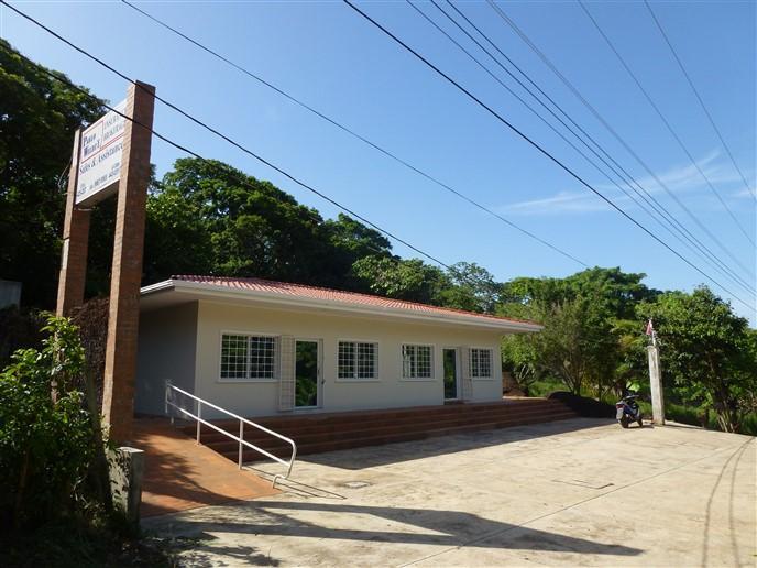 Listing ID: URE0354, Airport Road Utila, Bay Islands, HN - Airport Road Commercial Building, Photo #