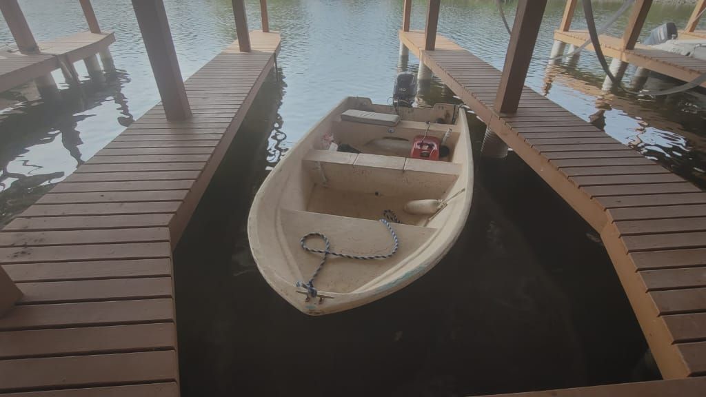 Listing ID: URE0371, Coconut Cove Utila, Bay Islands, HN - Coconut Cove Boat Slip & Garage, Photo #