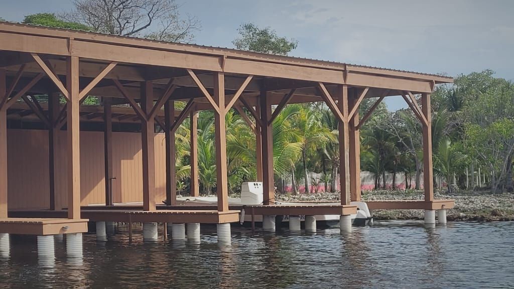 Listing ID: URE0371, Coconut Cove Utila, Bay Islands, HN - Coconut Cove Boat Slip & Garage, Photo #