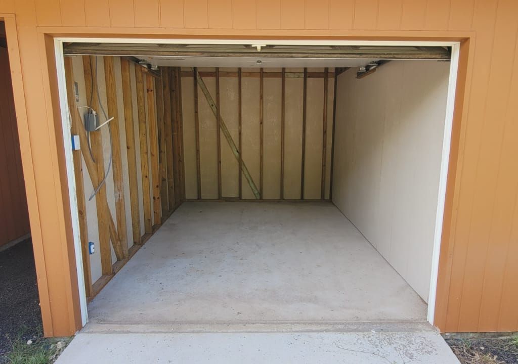 Listing ID: URE0371, Coconut Cove Utila, Bay Islands, HN - Coconut Cove Boat Slip & Garage, Photo #