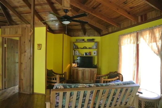 Listing ID: URE0383, Stuart's Hill Utila, Bay Islands, HN - Stuart’s Hill Home, Photo #