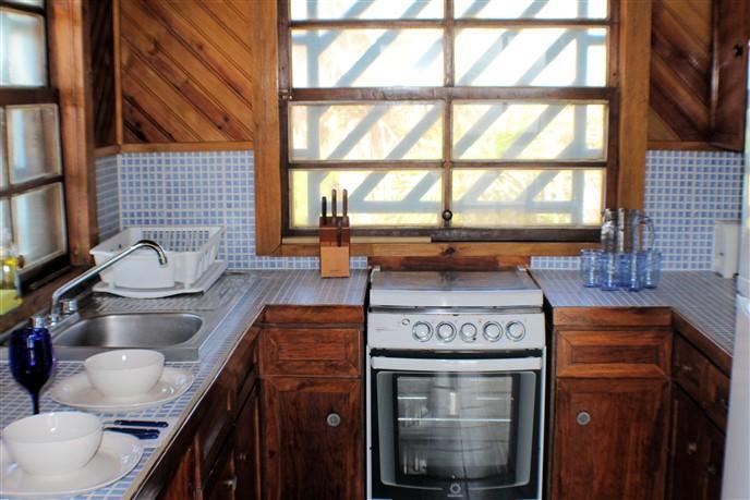 Listing ID: URE0405, Paradise Cove Utila, Bay Islands, HN - Paradise Cove Bungalow, Photo #