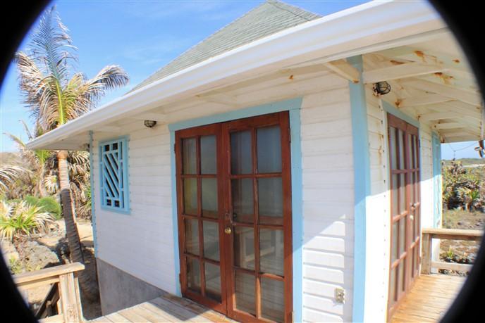 Listing ID: URE0405, Paradise Cove Utila, Bay Islands, HN - Paradise Cove Bungalow, Photo #