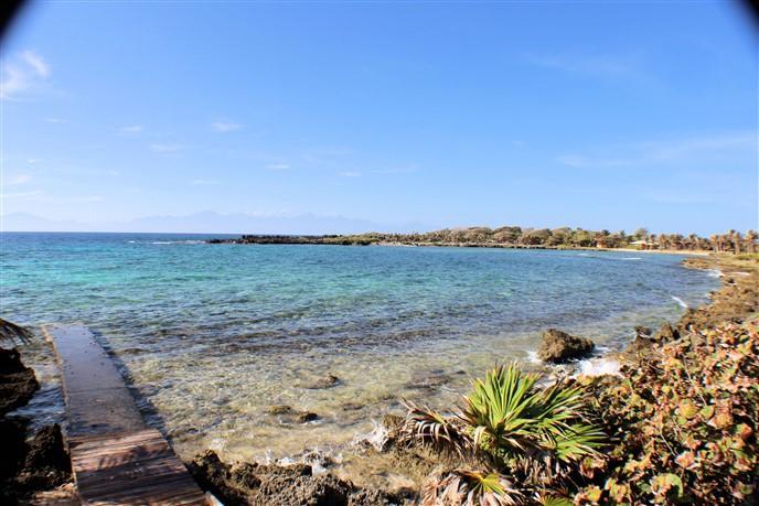 Listing ID: URE0405, Paradise Cove Utila, Bay Islands, HN - Paradise Cove Bungalow, Photo #