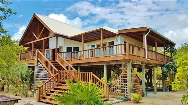 House Sold - Utila, Bay Islands - Listing ID: URE0425 - Photo
