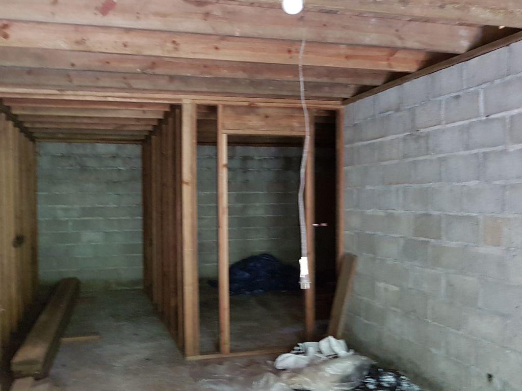Listing ID: URE0430, Swanix Ridge Utila, Bay Islands, HN - Unfinished House in Swanix Ridge, Photo #