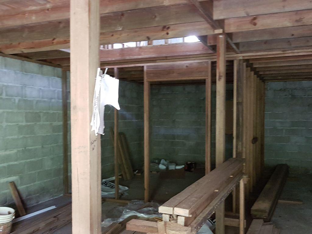 Listing ID: URE0430, Swanix Ridge Utila, Bay Islands, HN - Unfinished House in Swanix Ridge, Photo #