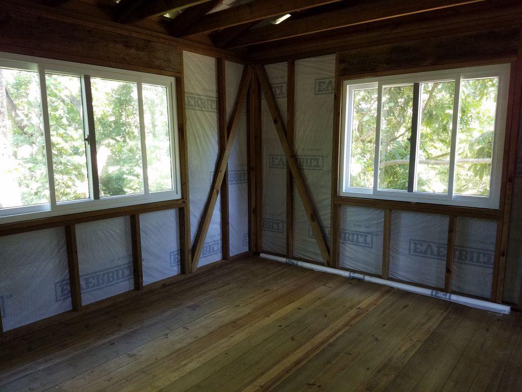 Listing ID: URE0430, Swanix Ridge Utila, Bay Islands, HN - Unfinished House in Swanix Ridge, Photo #