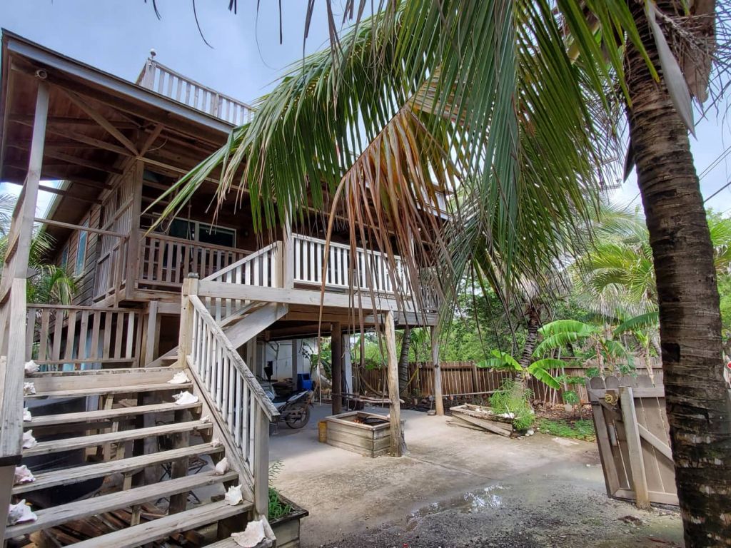 House Sold - Utila, Bay Islands - Listing ID: URE0442 - Photo