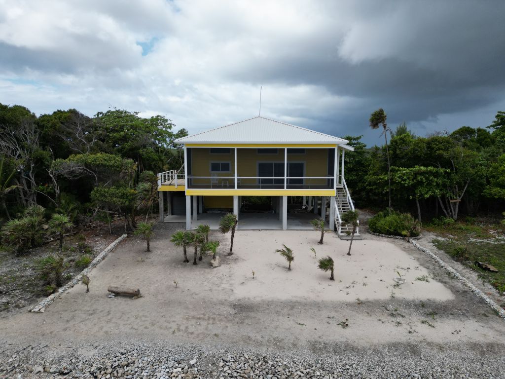 Listing ID: URE0468, Pretty Bush Utila, Bay Islands, HN - Beachfront at Pretty Bush, Photo #