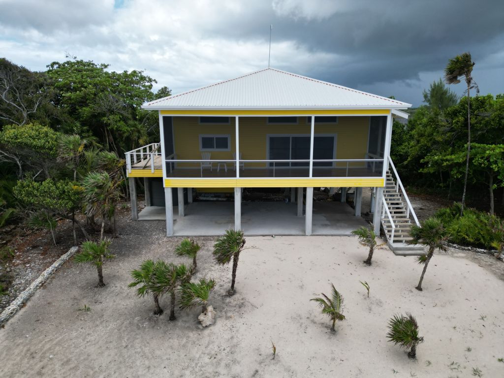 Listing ID: URE0468, Pretty Bush Utila, Bay Islands, HN - Beachfront at Pretty Bush, Photo #