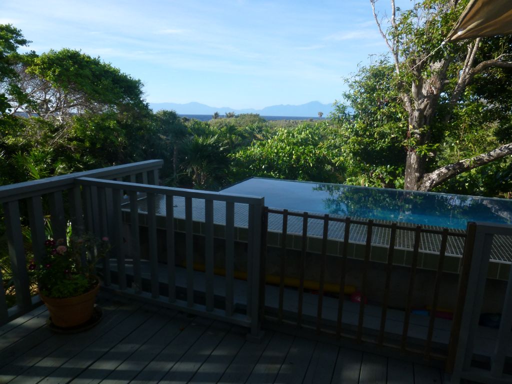 Listing ID: URE0472, Swanix Bay Utila, Bay Islands, HN - Tropical Paradise Retreat with Panoramic Sea Views, Photo #