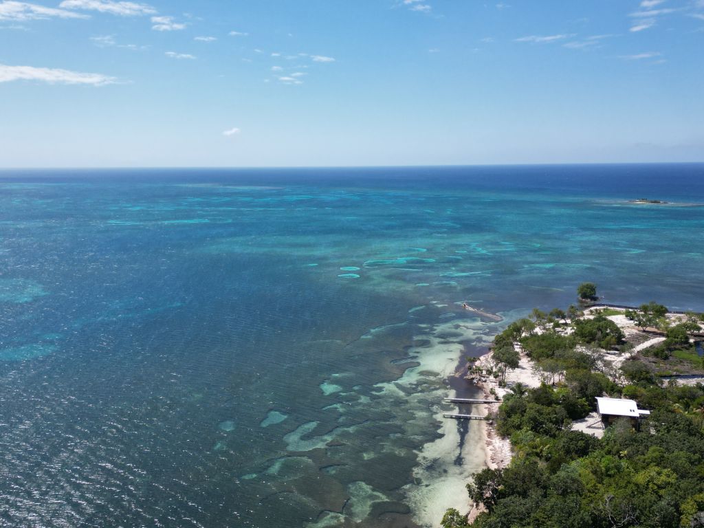 Listing ID: URE0474, Pine Point Utila, Bay Islands, HN - Sandy Shore Beach Home, Photo #