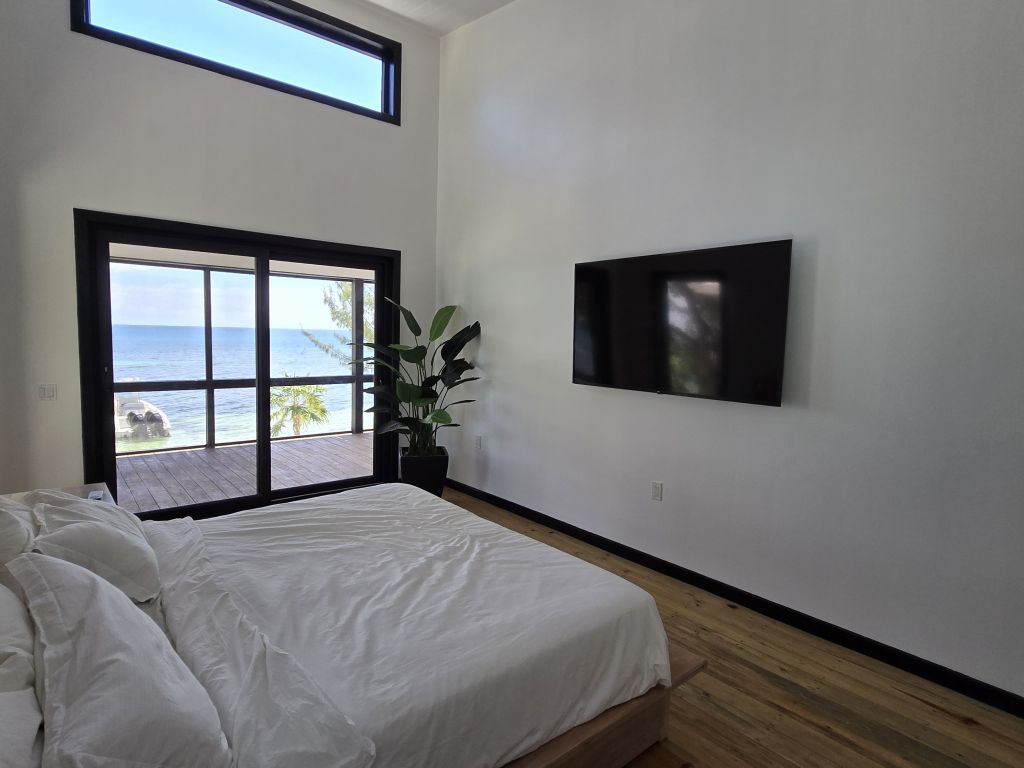 Listing ID: URE0474, Pine Point Utila, Bay Islands, HN - Sandy Shore Beach Home, Photo #