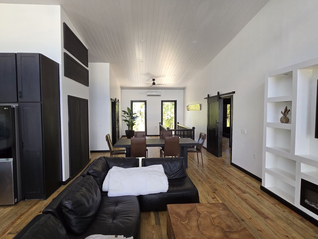 Listing ID: URE0474, Pine Point Utila, Bay Islands, HN - Sandy Shore Beach Home, Photo #