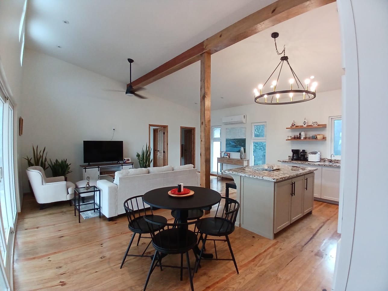 Listing ID: URE0482, New Jericho Utila, Bay Islands, HN - Casa Oceana, Photo #