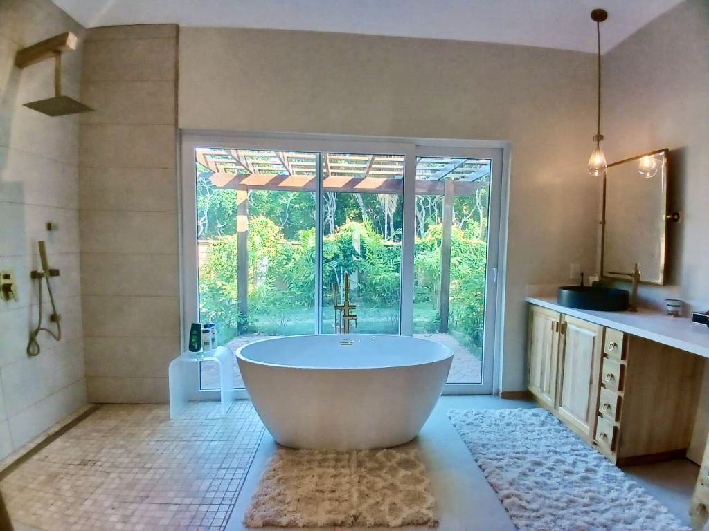 Listing ID: URE0483, New Jericho Utila, Bay Islands, HN - Fortalaza, Photo #