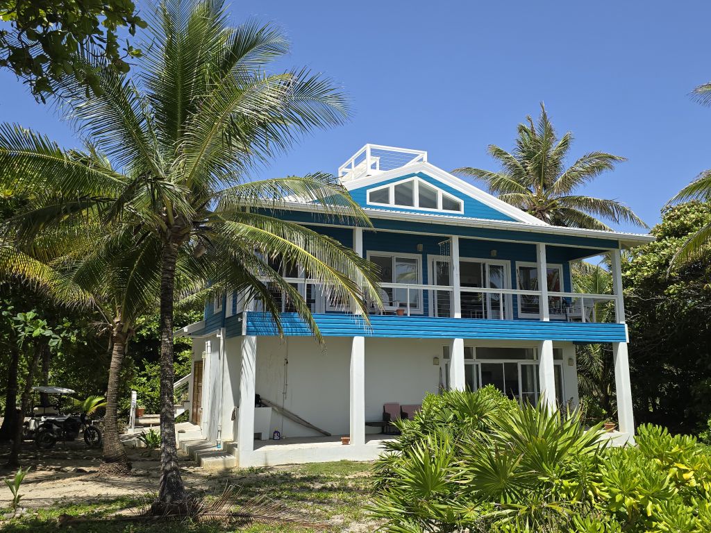 House For sale - Utila, Bay Islands - Listing ID: URE0484 - Photo