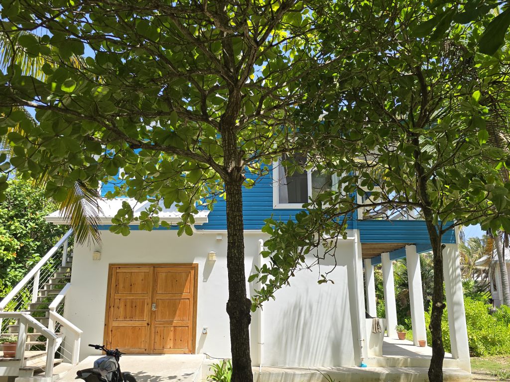 Listing ID: URE0484, Paradise Cove Utila, Bay Islands, HN - The Cove House, Photo #