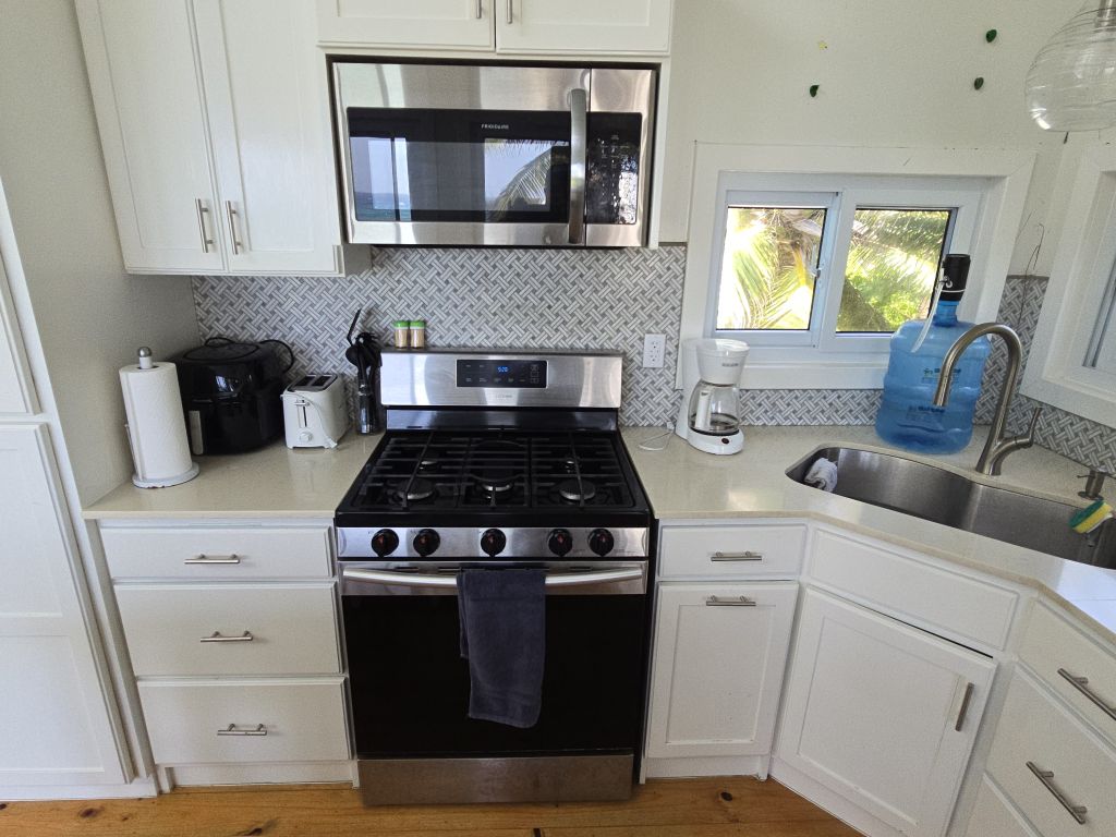 Listing ID: URE0484, Paradise Cove Utila, Bay Islands, HN - The Cove House, Photo #