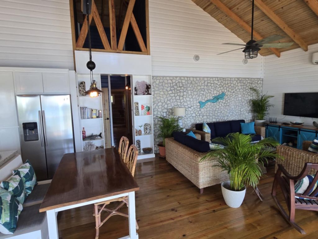 Listing ID: URE0489, Little Bight Utila, Bay Islands, HN - Casa Sirena, Photo #