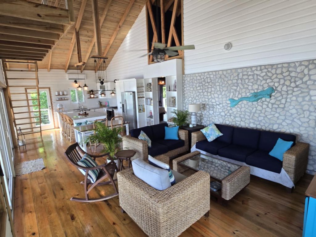 Listing ID: URE0489, Little Bight Utila, Bay Islands, HN - Casa Sirena, Photo #