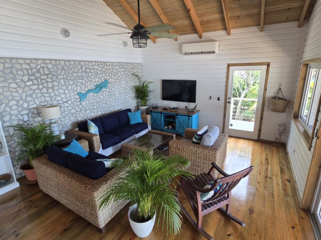 Listing ID: URE0489, Little Bight Utila, Bay Islands, HN - Casa Sirena, Photo #