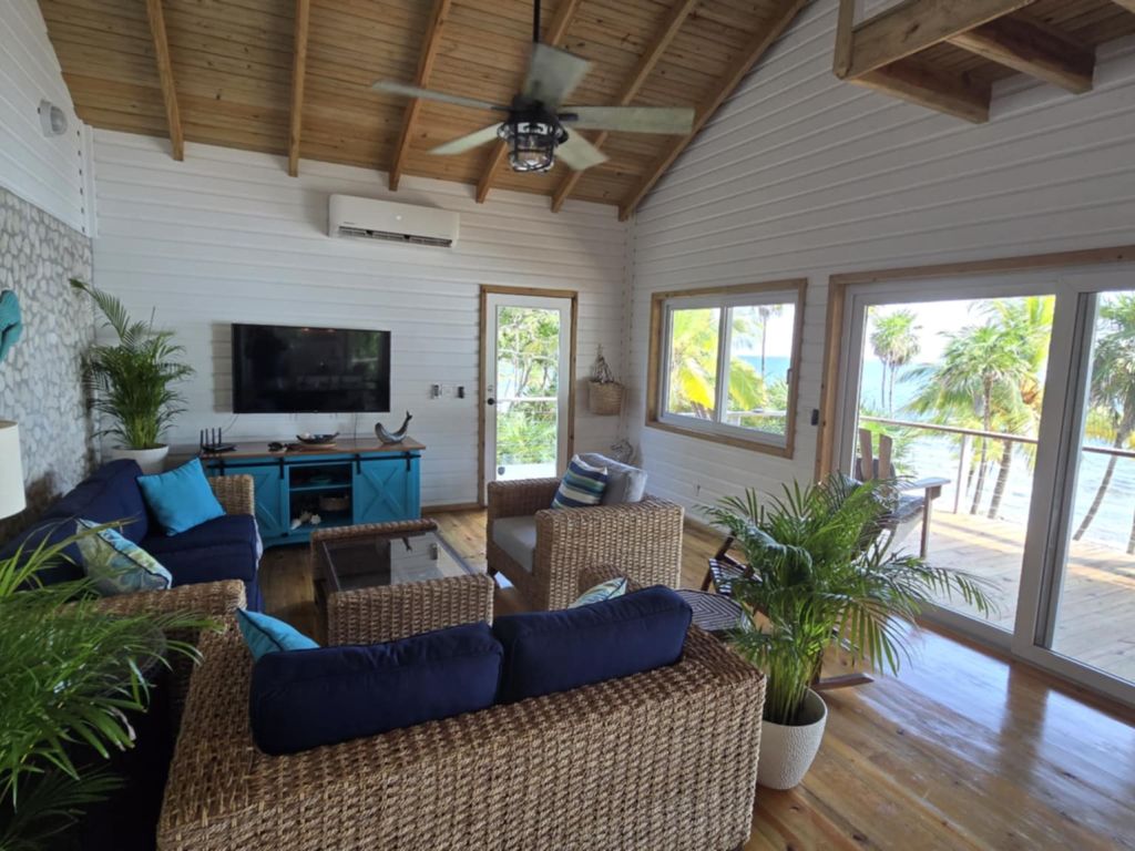 Listing ID: URE0489, Little Bight Utila, Bay Islands, HN - Casa Sirena, Photo #