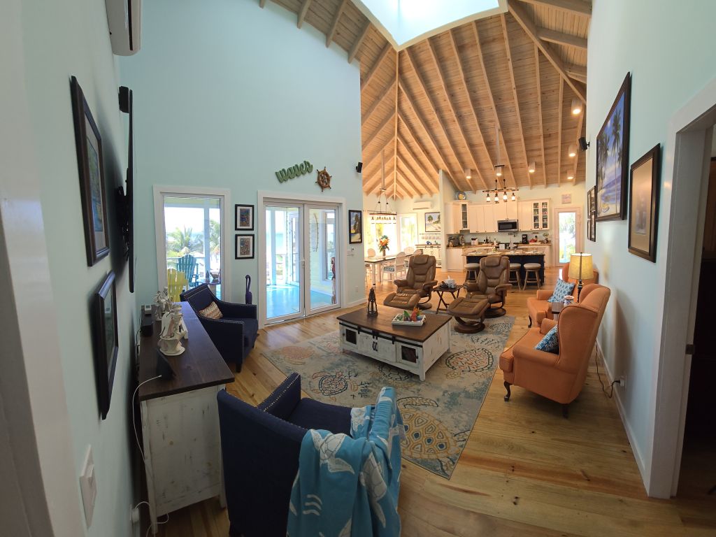 Listing ID: URE0490, Jonathan Point Utila, Bay Islands, HN - South West St. Breezy, Photo #