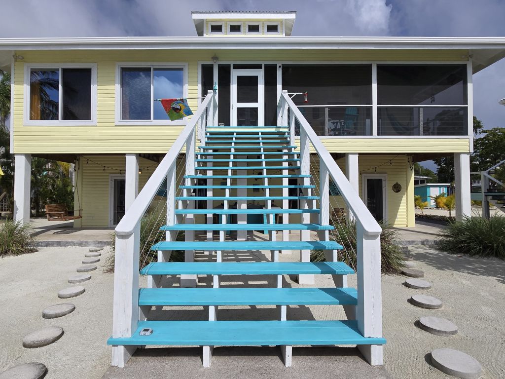 Listing ID: URE0490, Jonathan Point Utila, Bay Islands, HN - South West St. Breezy, Photo #