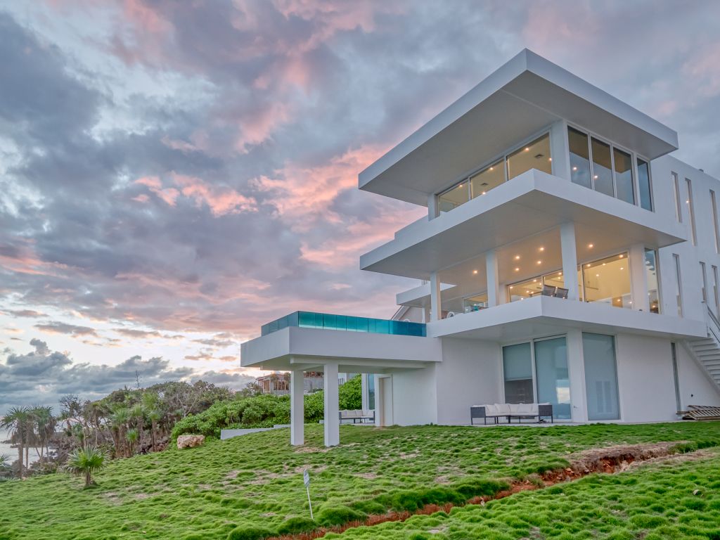 House Sold - Roatán, Bay Islands - Listing ID: URE0493 - Photo