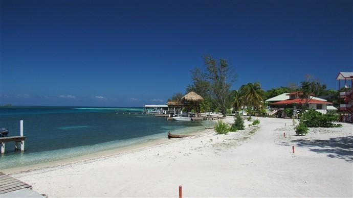 Listing ID: URE0572, The Well Utila, Bay Islands, HN - The Well Beachfront Lot#21, Photo #