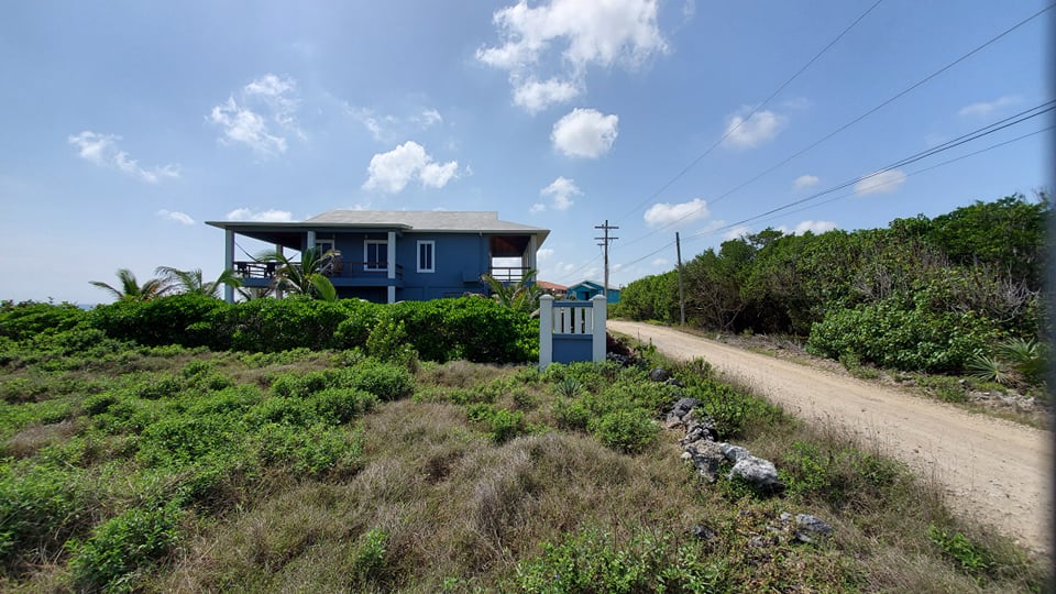 Listing ID: URE0616, Dolphin Run Utila, Bay Islands, HN - Oceanfront Lot At Dolphin Run, Photo #