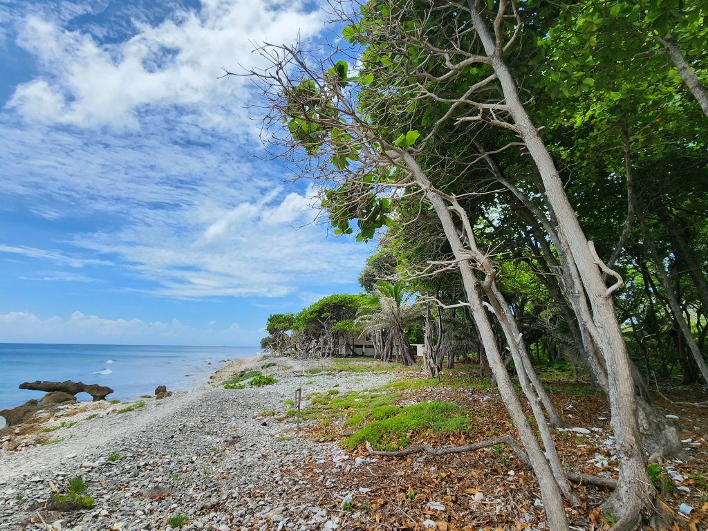 Listing ID: URE0662, Big Rock Utila, Bay Islands, HN - Big Rock Oceanfront Lot 11, Photo #