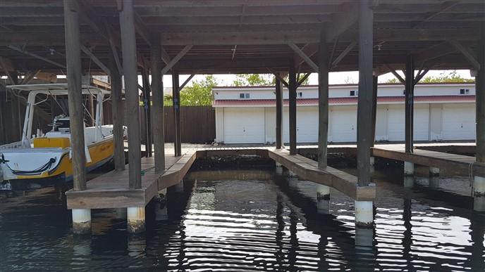 Listing ID: URE0689, The Palms, Blue Bayou Utila, Bay Islands, HN - Boat Slip With Garage At The Palms, Photo #