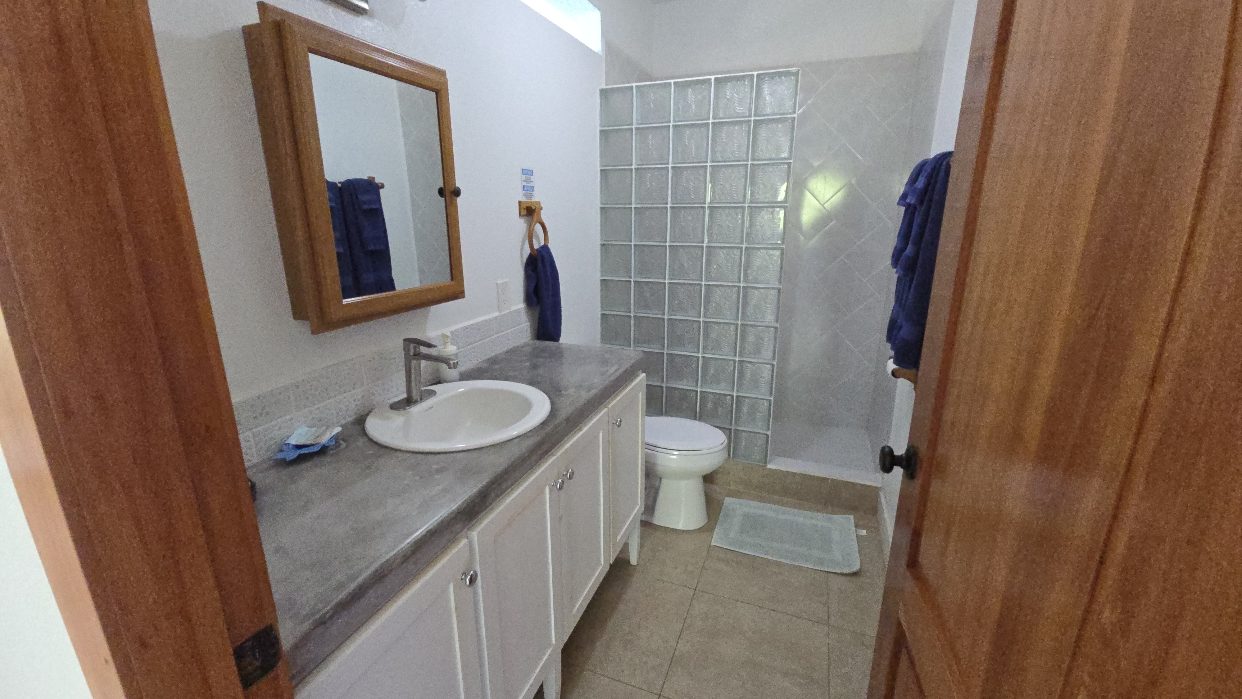 Listing ID: URE0690, Tradewinds Utila, Bay Islands, HN - Wind Tryst Tropical Home, Photo #