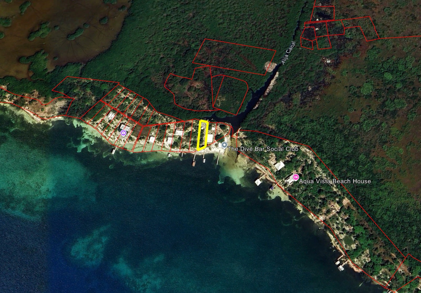 Listing ID: URE0693, Holland Beach Utila, Bay Islands, HN - Oceanfront property with small bodega and boat dock, Photo #