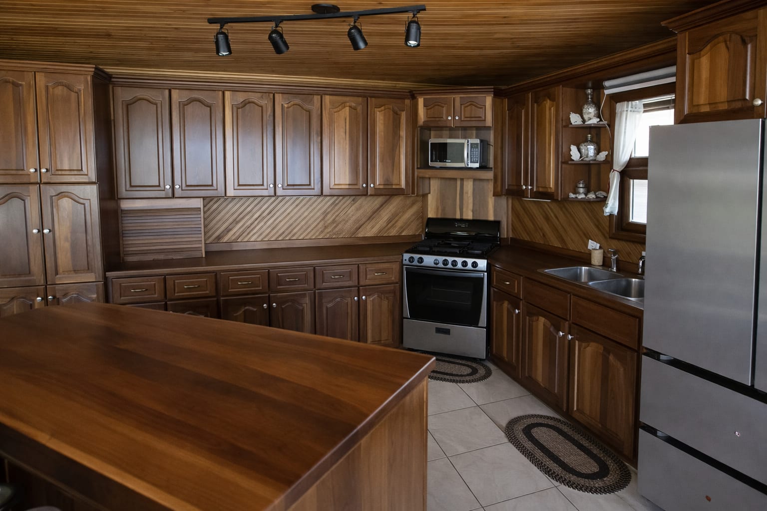 Listing ID: URE0702, Little Bight Utila, Bay Islands, HN - Casa De Arrecife, Photo #