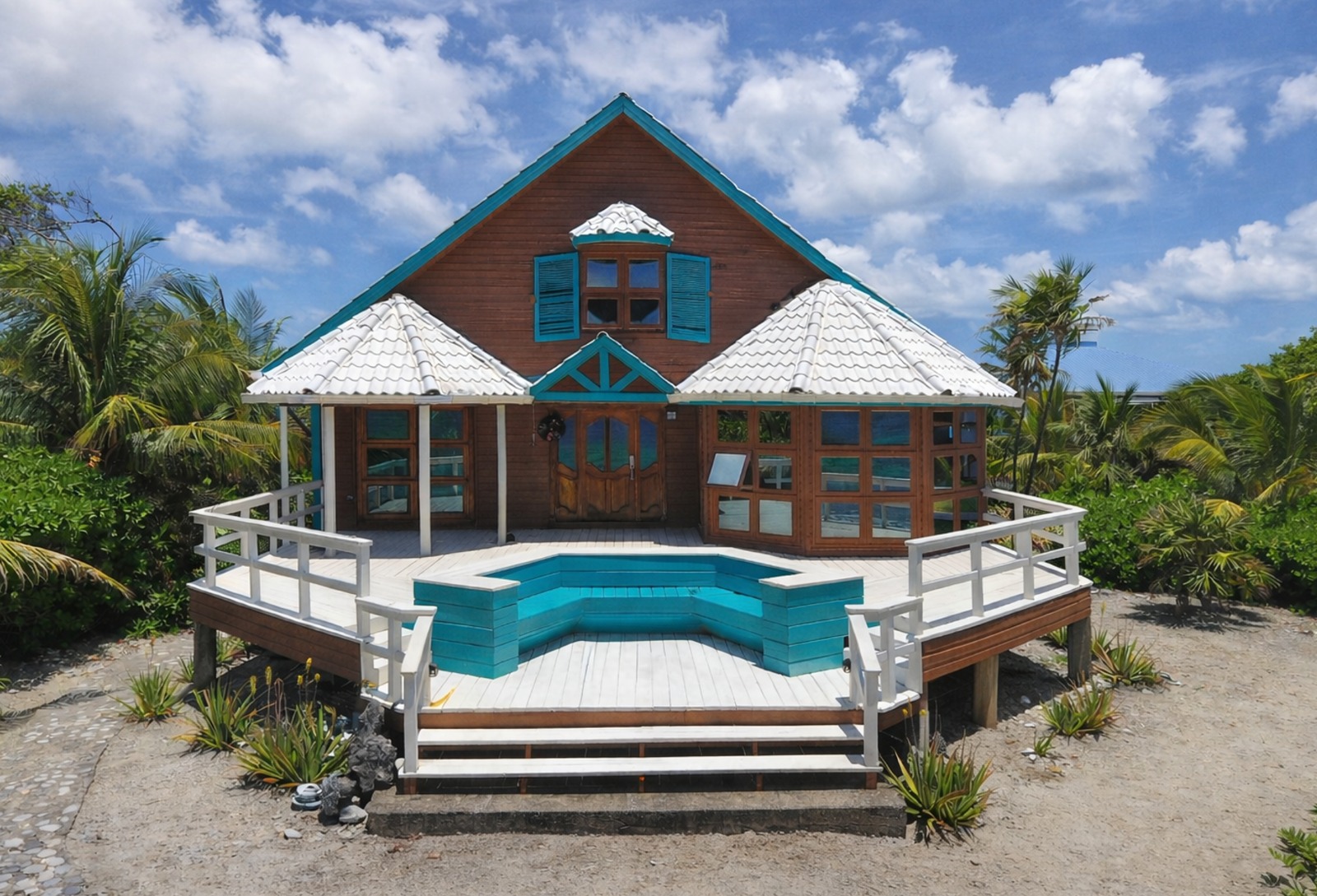 House For sale - Utila, Bay Islands - Listing ID: URE0702 - Photo